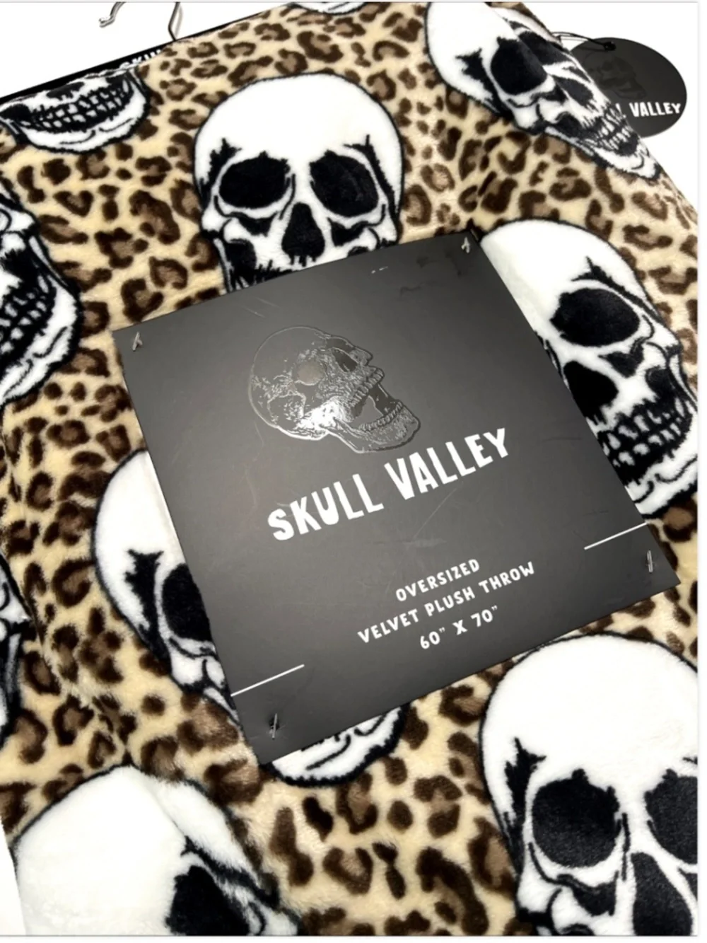 Skull Valley Oversized Velvet Plush Throw 60x70 Skull Leopard Print Blanket NWT